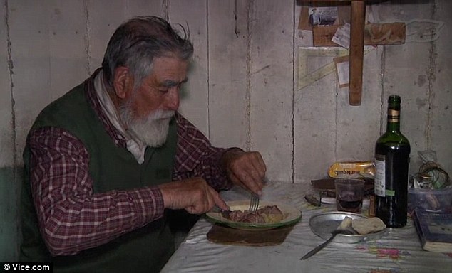 智利81岁老翁独居深山46年
